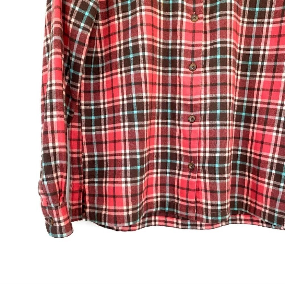 Cabela’s 💯 cotton flannel button down shirt in plaid, camping shirt - Picture 8 of 11